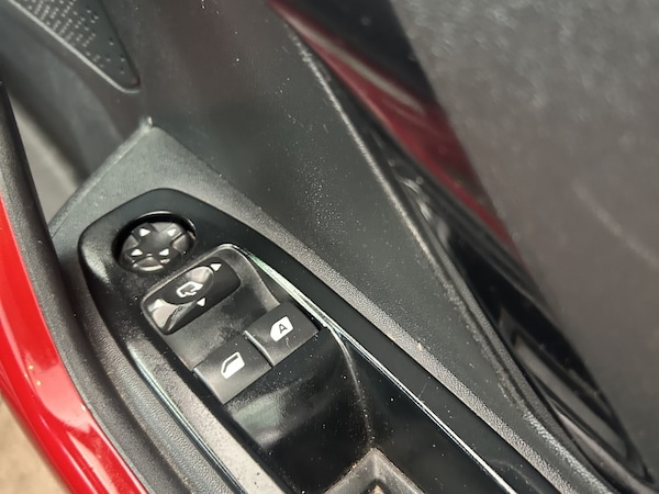 Used Peugeot 208 2013 for sale - 76231102: Photo 12