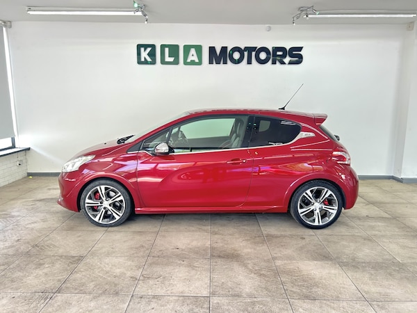 Used Peugeot 208 2013 for sale - 76231102: Photo 2