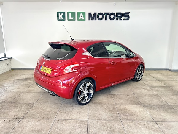 Used Peugeot 208 2013 for sale - 76231102: Photo 5