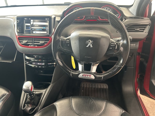 Used Peugeot 208 2013 for sale - 76231102: Photo 9