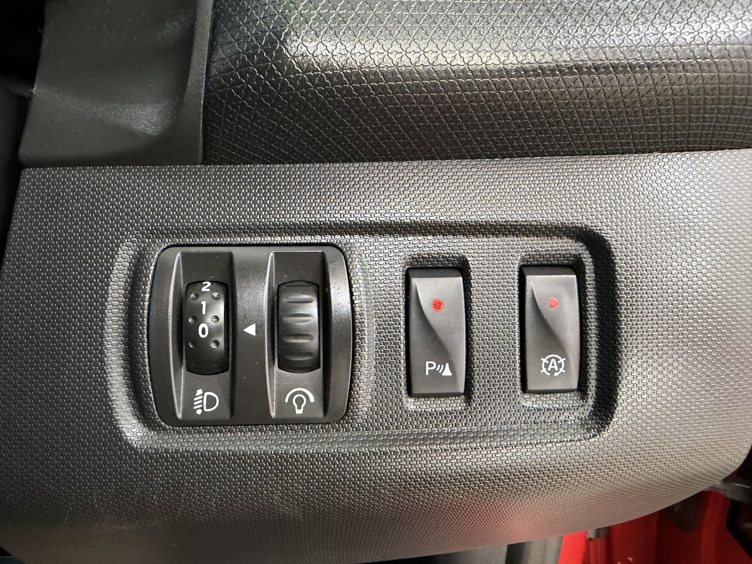 Used Renault Clio 2013 for sale - 77069119: Photo 15