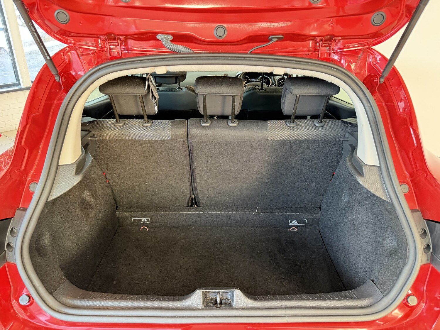 Used Renault Clio 2013 for sale - 77069119: Photo 19