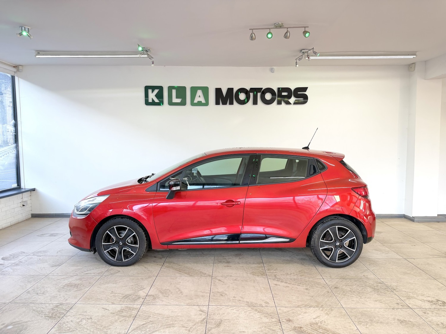 Used Renault Clio 2013 for sale - 77069119: Photo 2