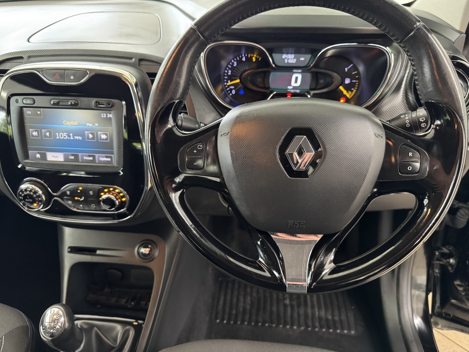 Used Renault Captur 2015 for sale - 76231093: Photo 10