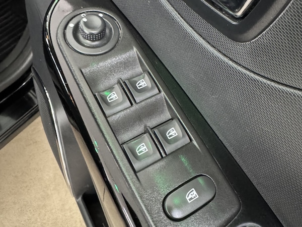 Used Renault Captur 2015 for sale - 76231093: Photo 14