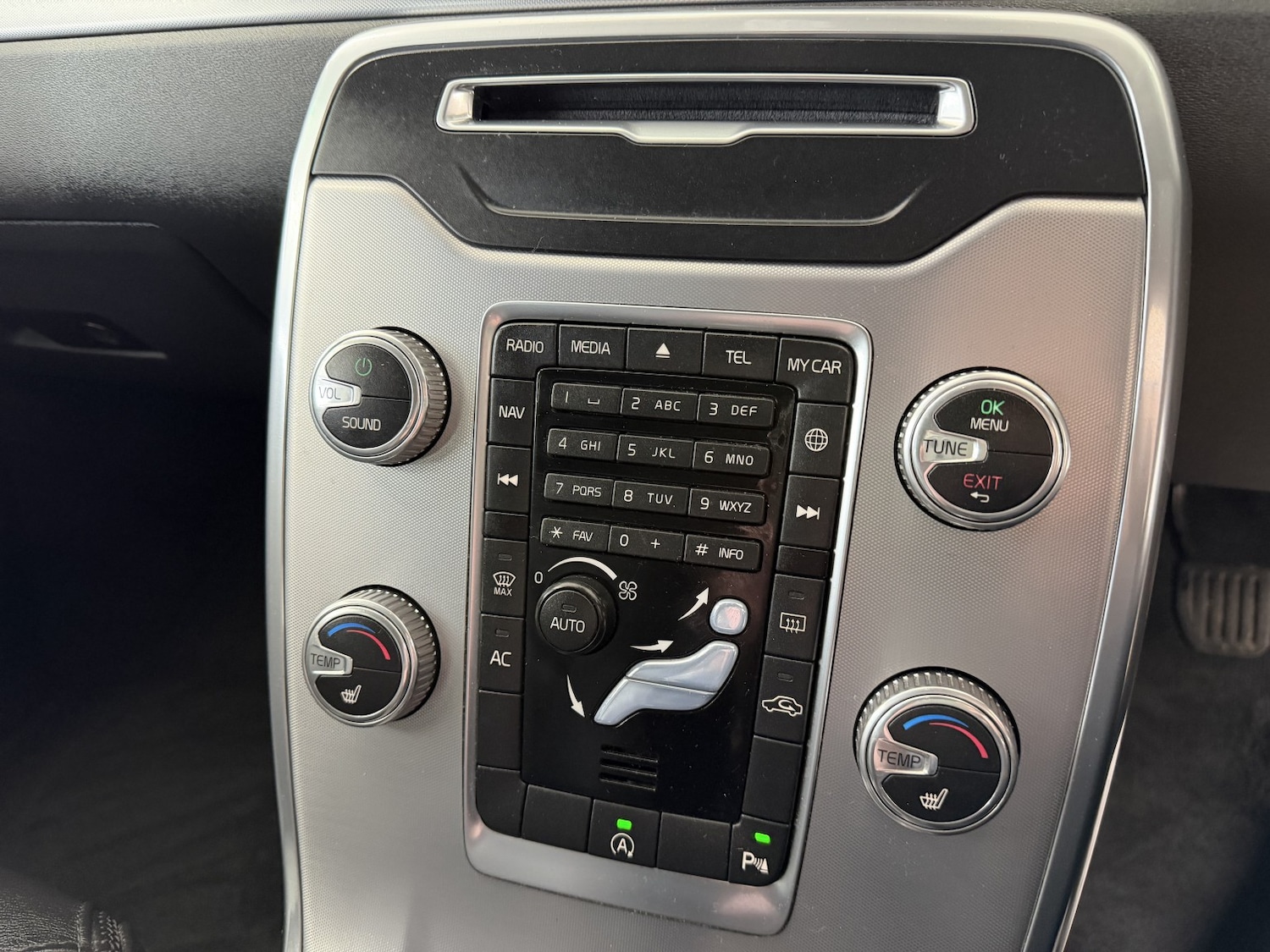 Used Volvo XC70 2014 for sale - 77774791: Photo 15