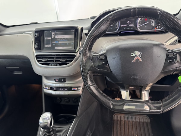 Used Peugeot 208 2013 for sale - 76231113: Photo 10