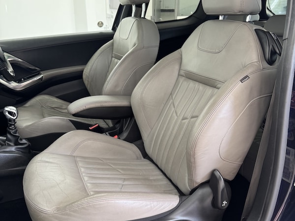 Used Peugeot 208 2013 for sale - 76231113: Photo 12