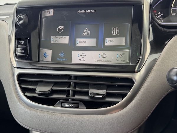 Used Peugeot 208 2013 for sale - 76231113: Photo 14