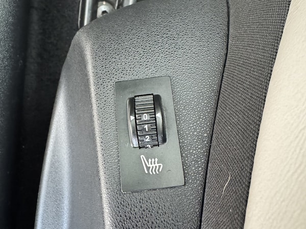 Used Peugeot 208 2013 for sale - 76231113: Photo 15