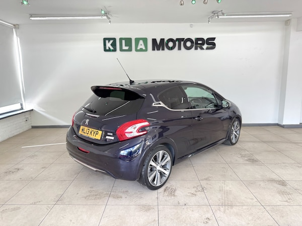 Used Peugeot 208 2013 for sale - 76231113: Photo 5