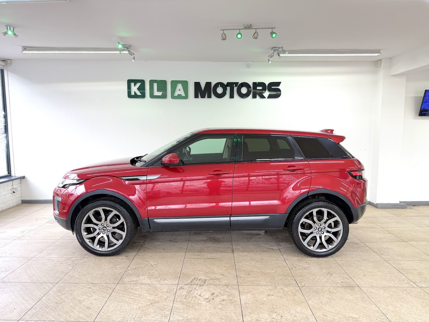 Used Land Rover Range Rover Evoque 2015 for sale - 77107718: Photo 2