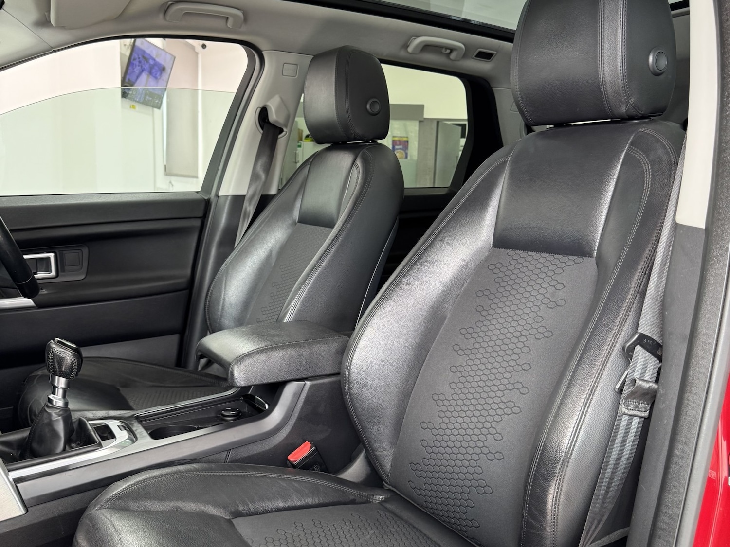 Used Land Rover Discovery Sport 2015 for sale - 76231107: Photo 11