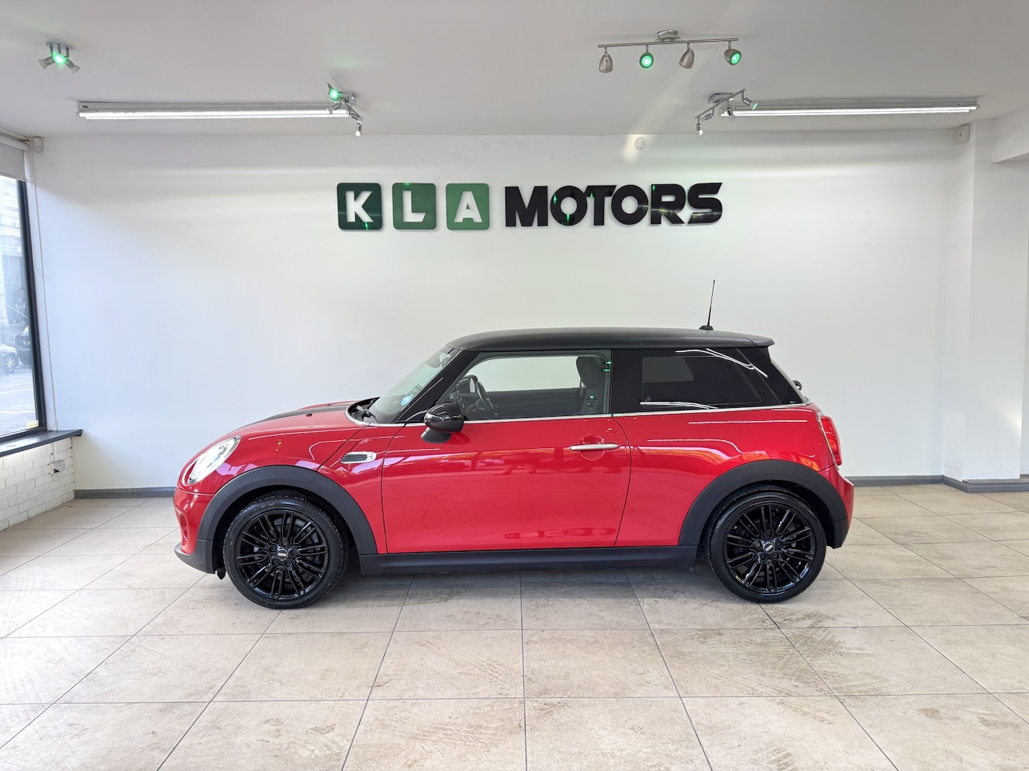 Used MINI Hatch 2017 for sale - 76231112: Photo 2