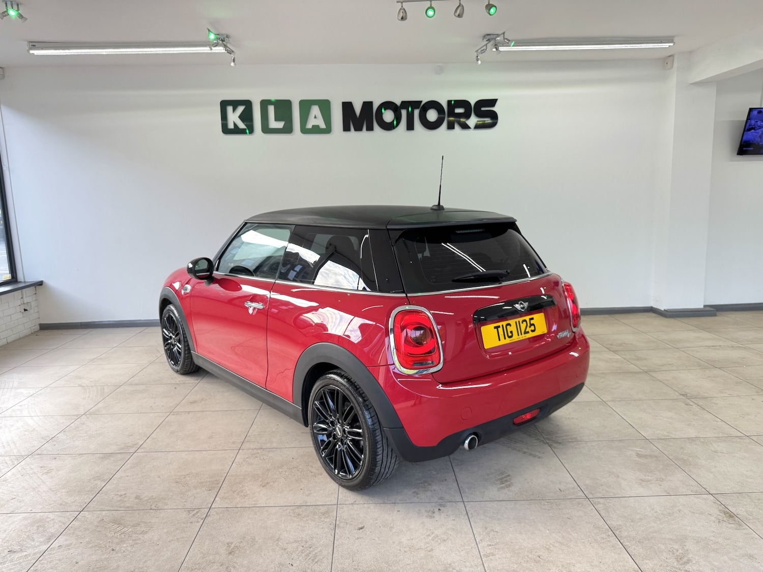 Used MINI Hatch 2017 for sale - 76231112: Photo 3