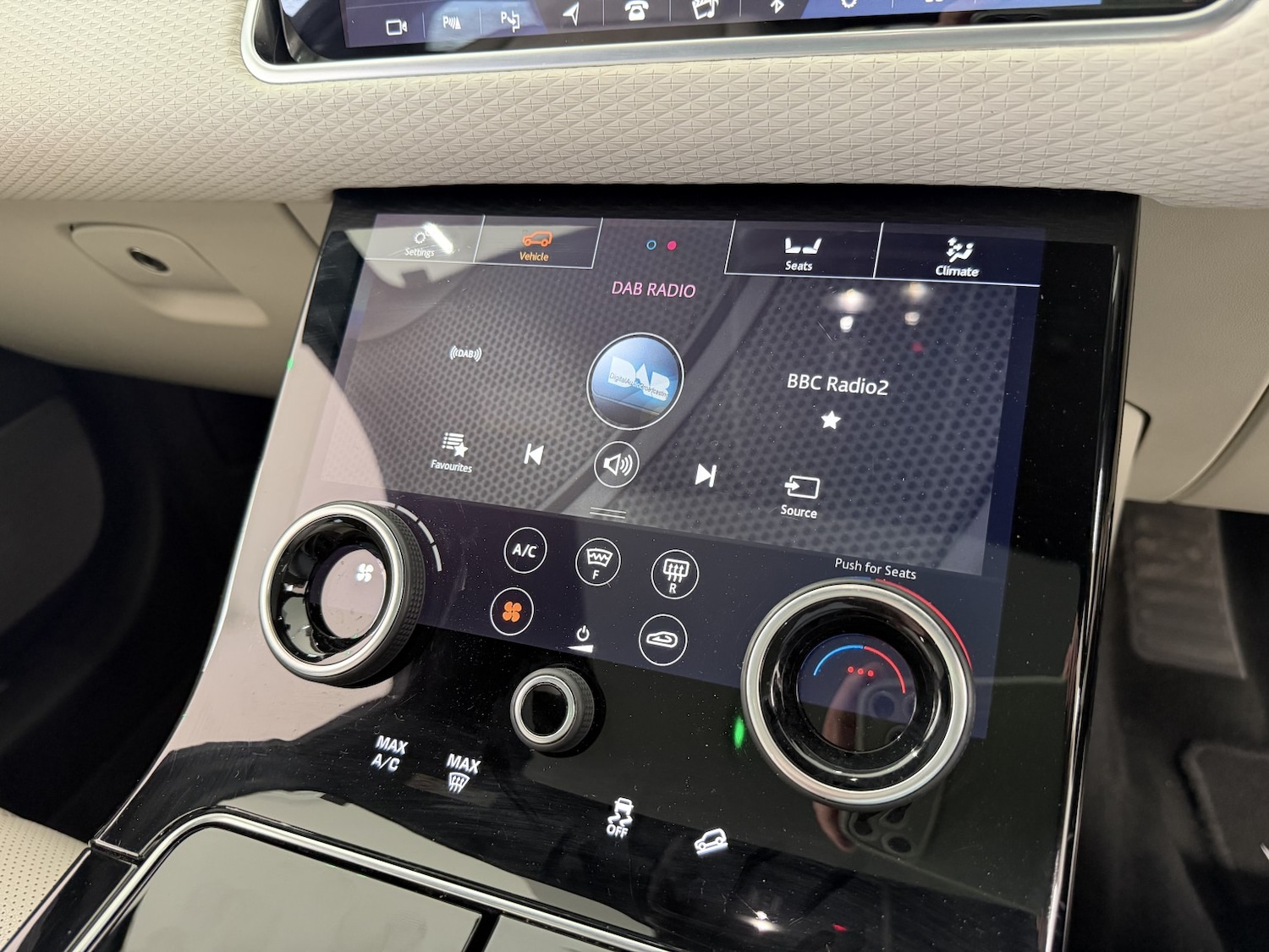 Used Land Rover Range Rover Velar 2018 for sale - 77954038: Photo 13