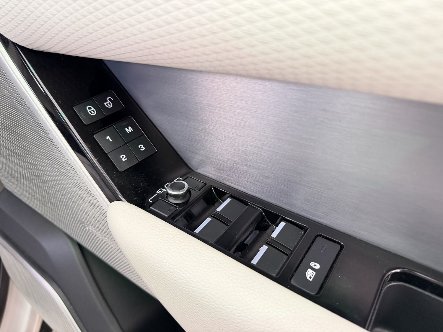 Used Land Rover Range Rover Velar 2018 for sale - 77954038: Photo 19