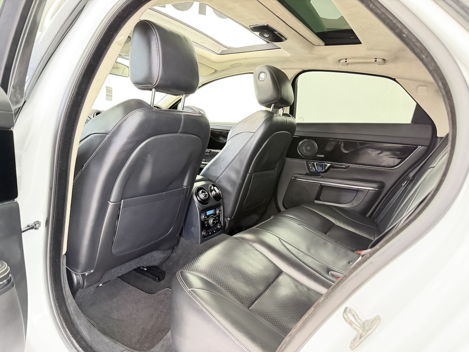 Used Jaguar XJ 2014 for sale - 77483683: Photo 23