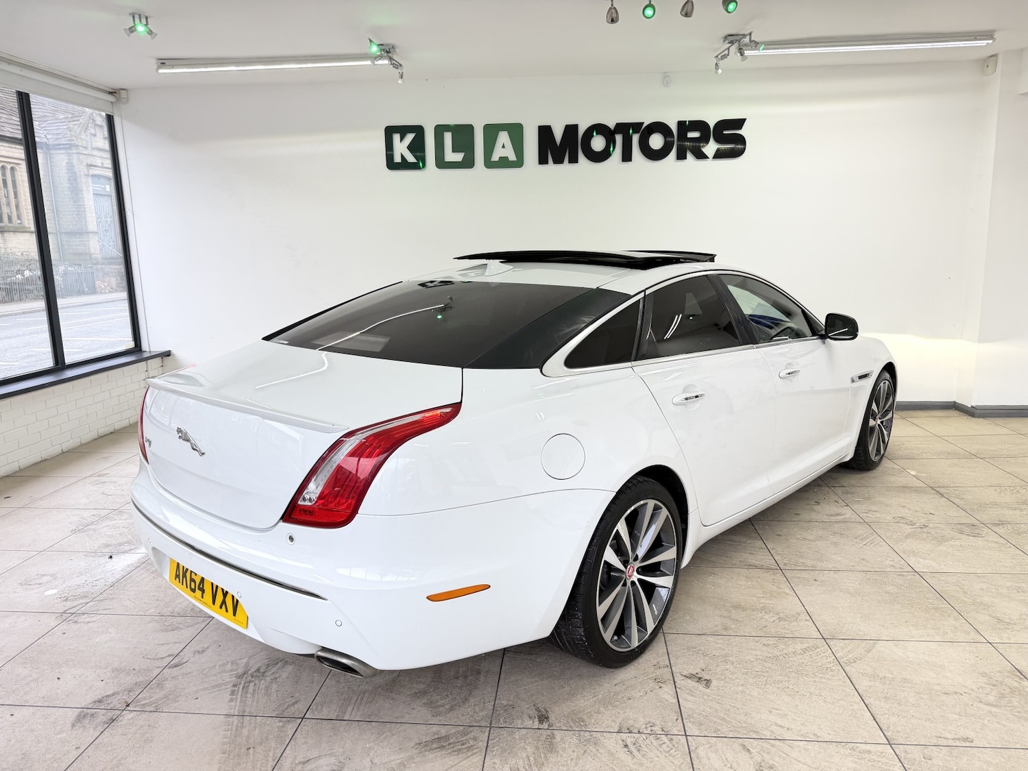 Used Jaguar XJ 2014 for sale - 77483683: Photo 5