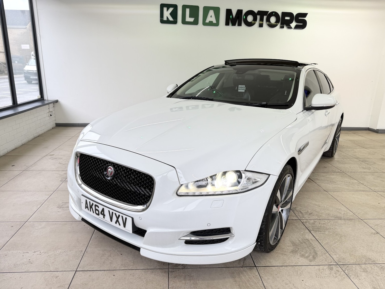 Used Jaguar XJ 2014 for sale - 77483683: Photo 8