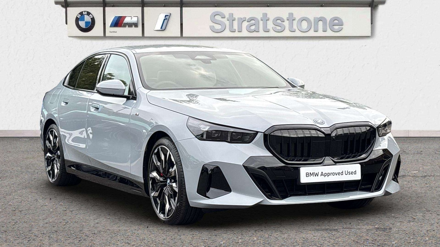 Used BMW 5 Series 2025 for sale - 76218240: Photo 1