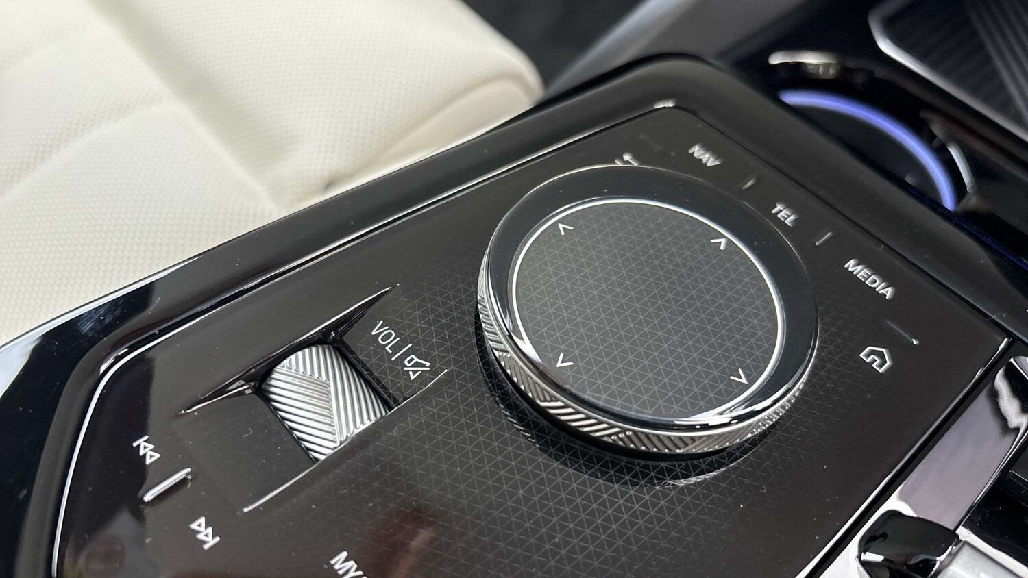 Used BMW 5 Series 2025 for sale - 76218240: Photo 25