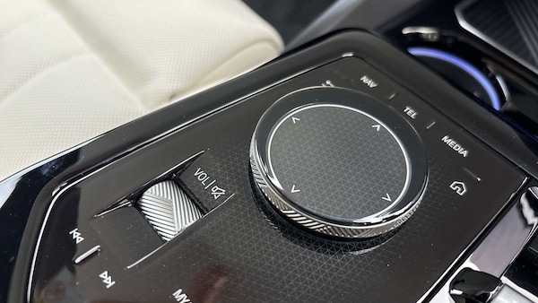 Used BMW 5 Series 2025 for sale - 76218240: Photo 25