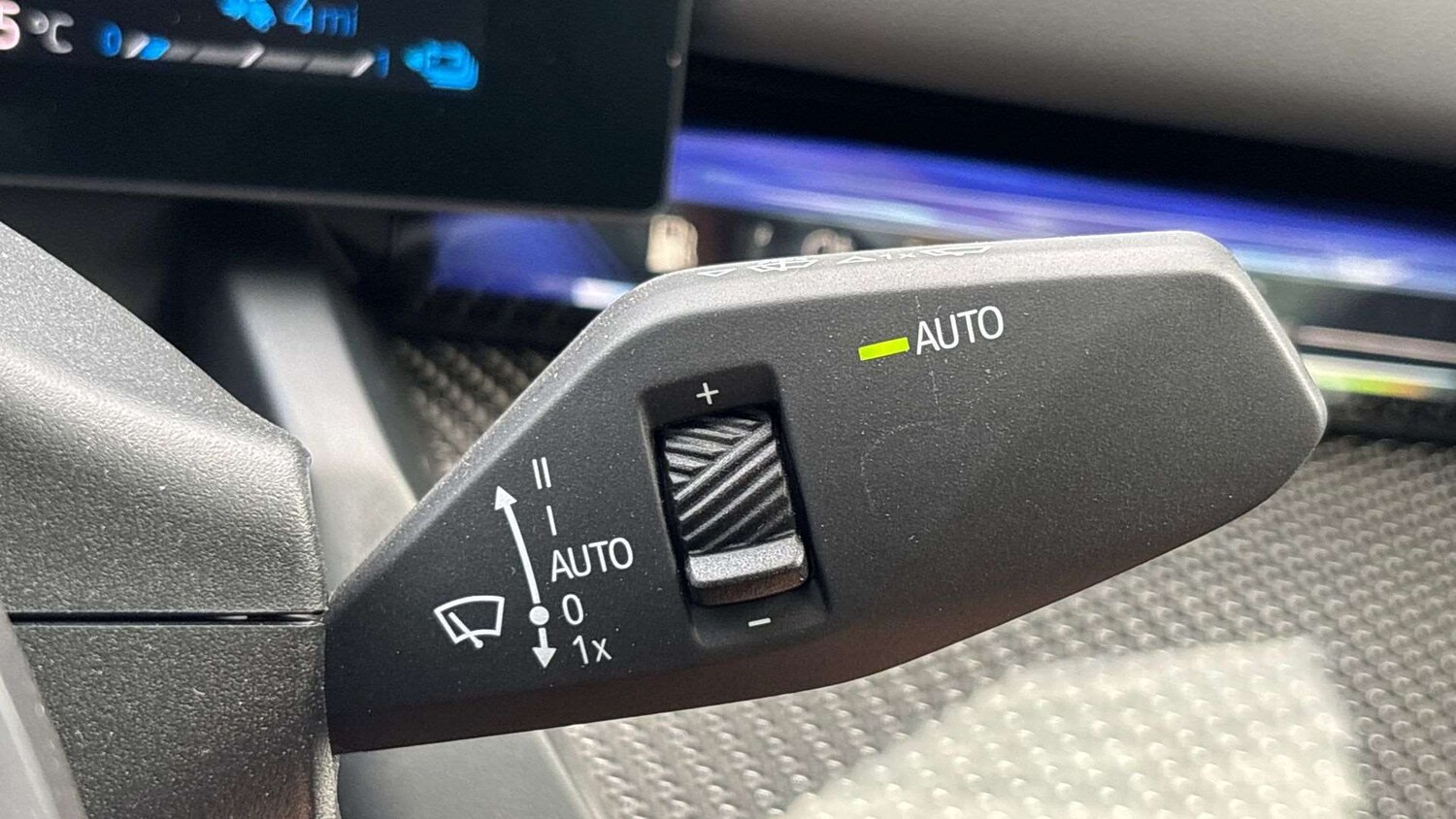 Used BMW 5 Series 2025 for sale - 76218240: Photo 30