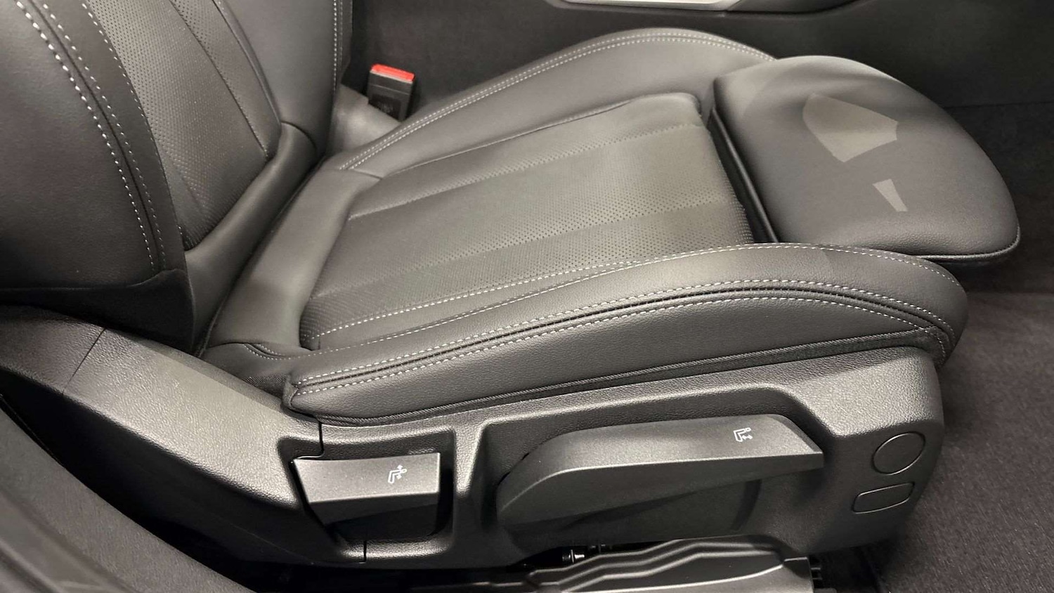 Used BMW 3 Series 2025 for sale - 77134778: Photo 28