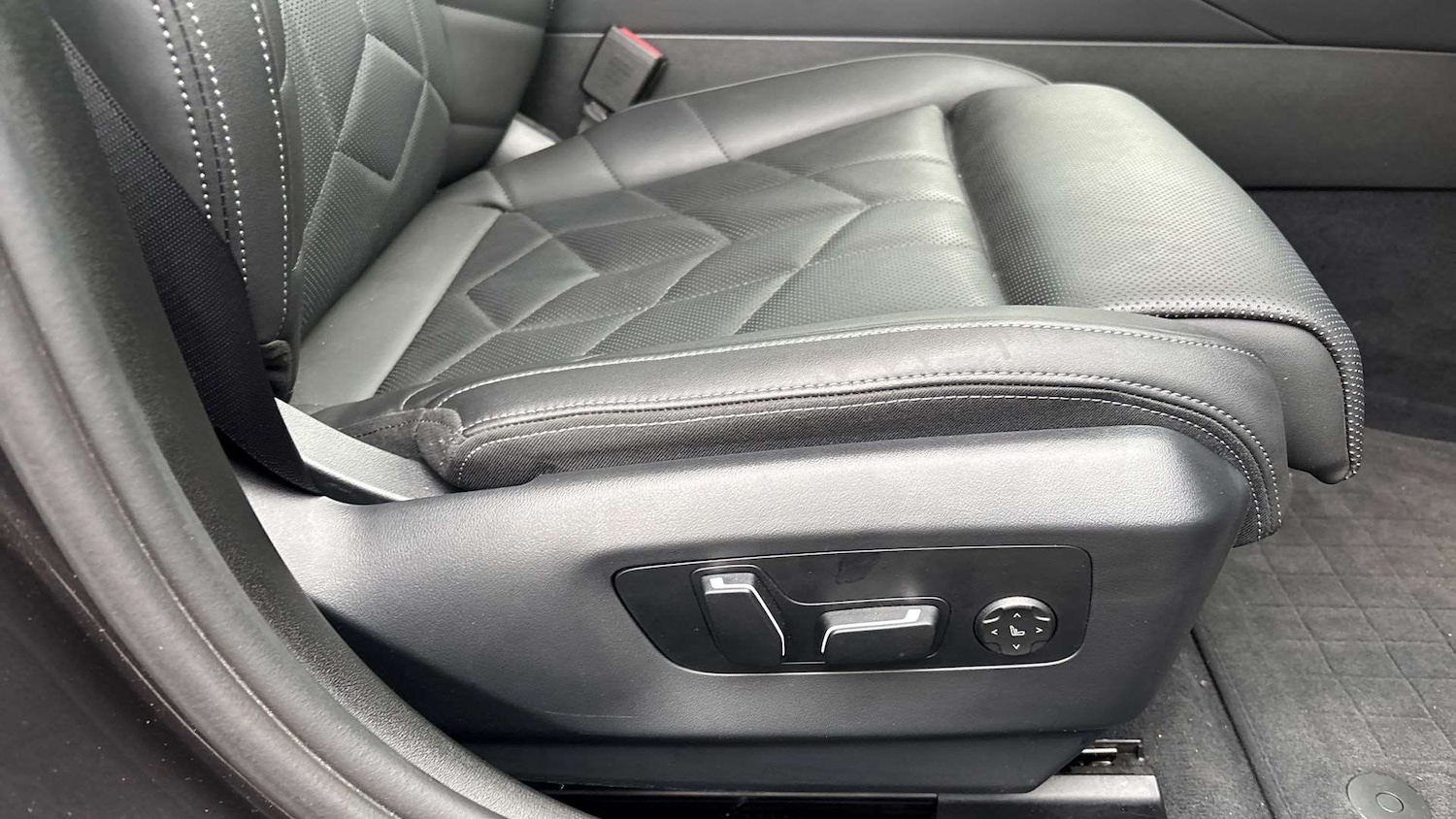 Used BMW 5 Series 2024 for sale - 76460245: Photo 28