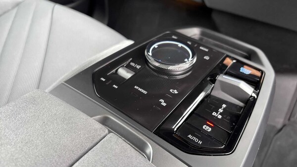 Used BMW iX 2025 for sale - 75649398: Photo 12
