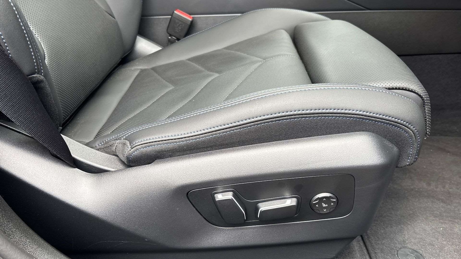 Used BMW 5 Series 2025 for sale - 76648804: Photo 28