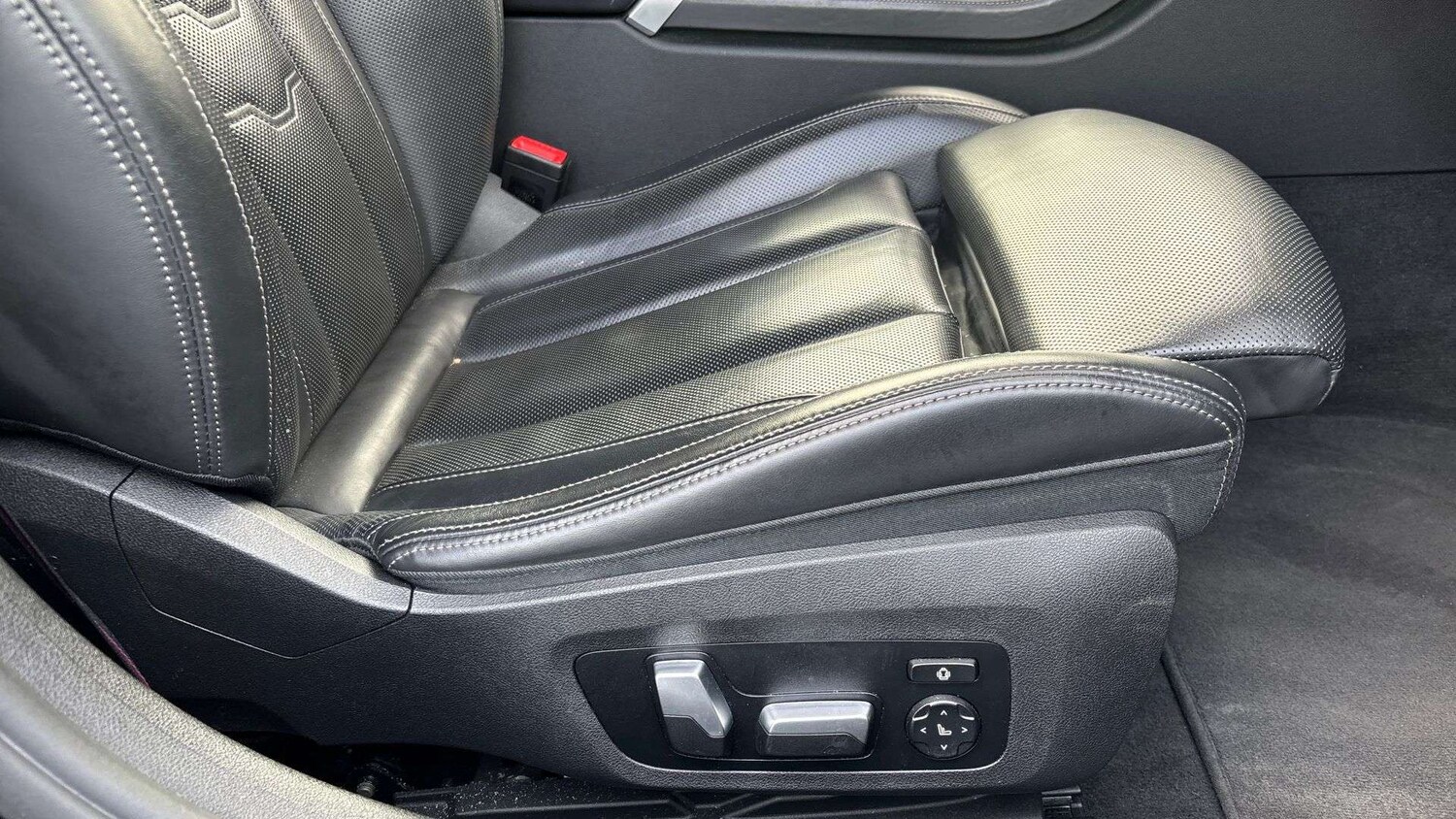 Used BMW 8 Series 2023 for sale - 77960726: Photo 28