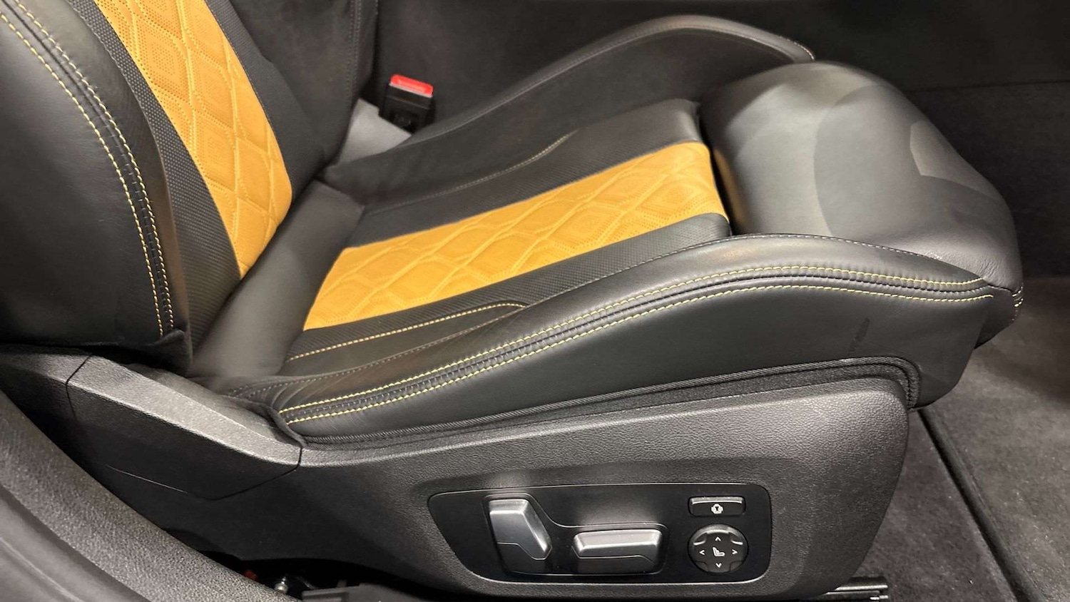 Used BMW M8 2023 for sale - 77147287: Photo 27