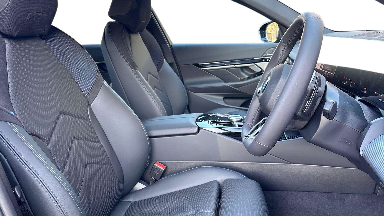 Used BMW 5 Series 2025 for sale - 77158613: Photo 13