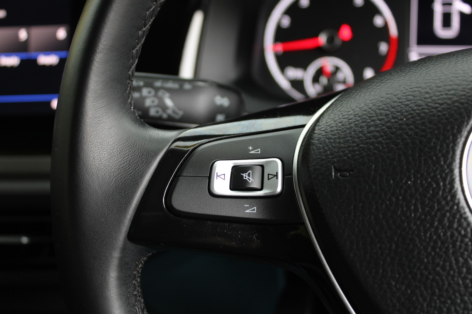 Used Volkswagen Polo 2019 for sale - 76751743: Photo 18