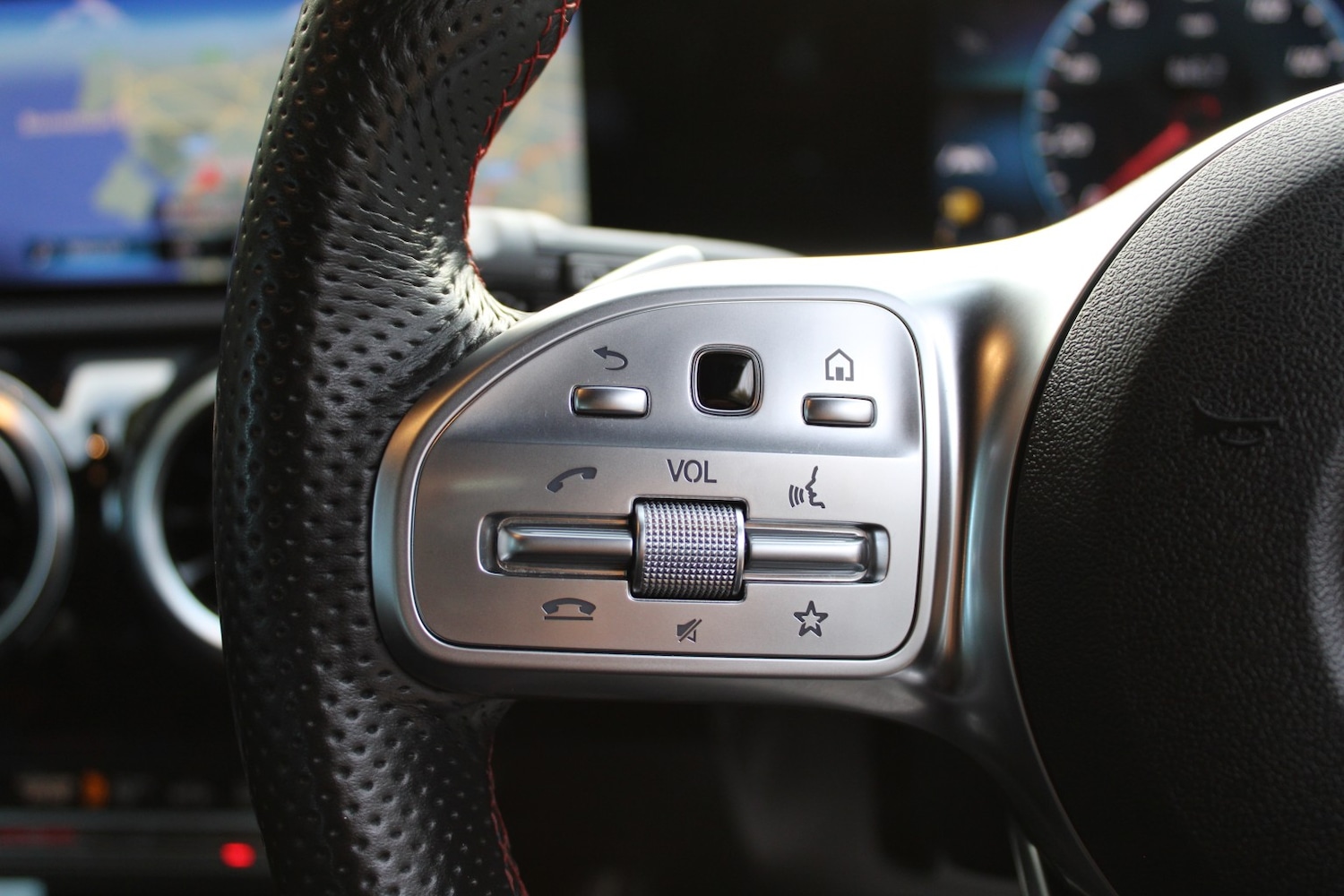 Used Mercedes-Benz A-Class 2018 for sale - 76751736: Photo 33