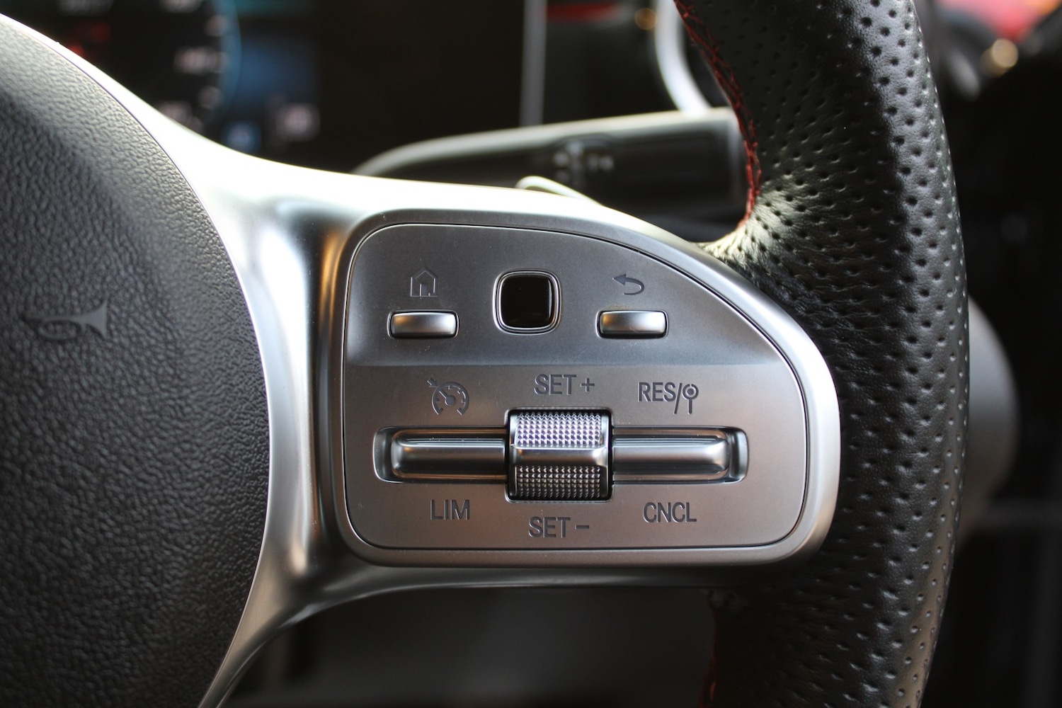 Used Mercedes-Benz A-Class 2018 for sale - 76751736: Photo 34