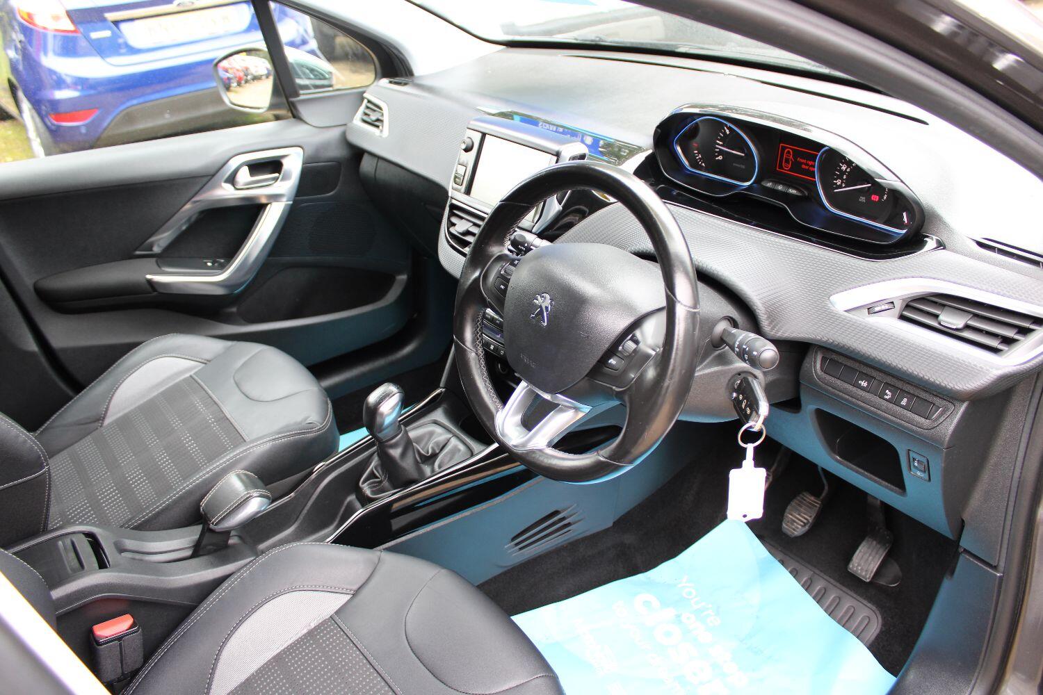 Used Peugeot 2008 2015 for sale - 76751758: Photo 13