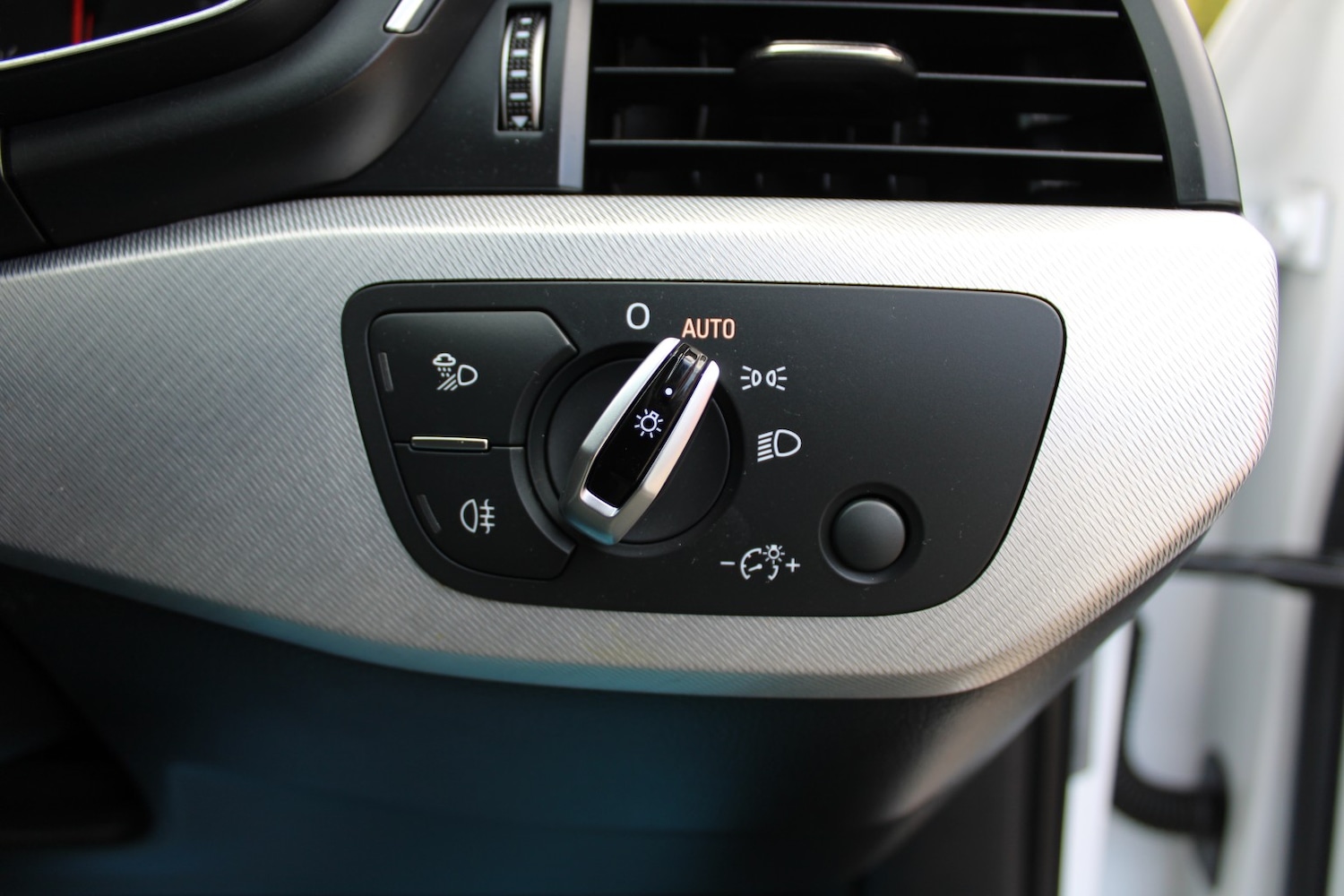 Used Audi A4 2017 for sale - 76751742: Photo 30