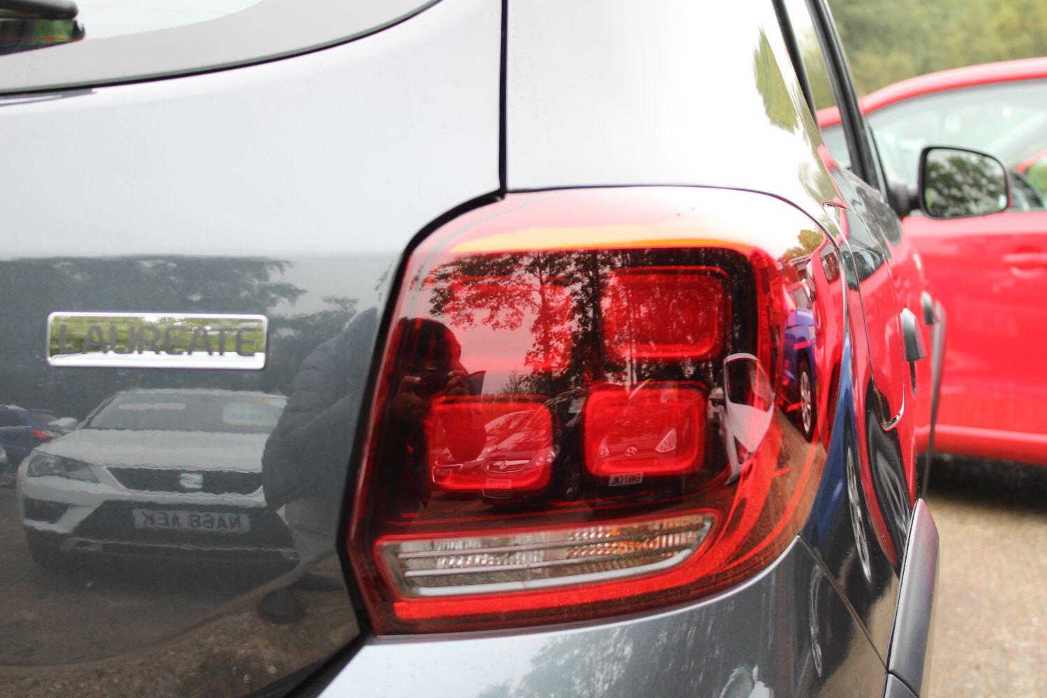 Used Dacia Sandero Stepway 2018 for sale - 76751764: Photo 9