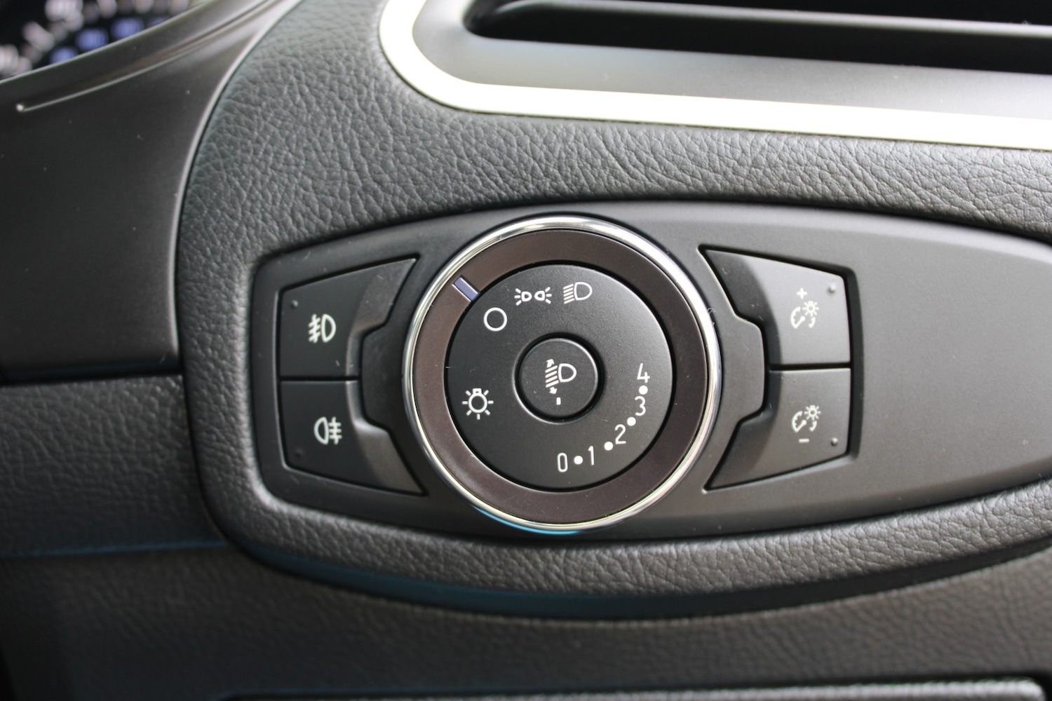 Used Ford S-Max 2018 for sale - 76751836: Photo 27