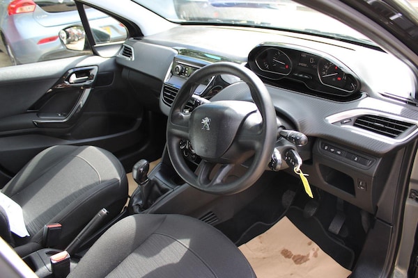 Used Peugeot 208 2024 for sale - 74664411: Photo 8