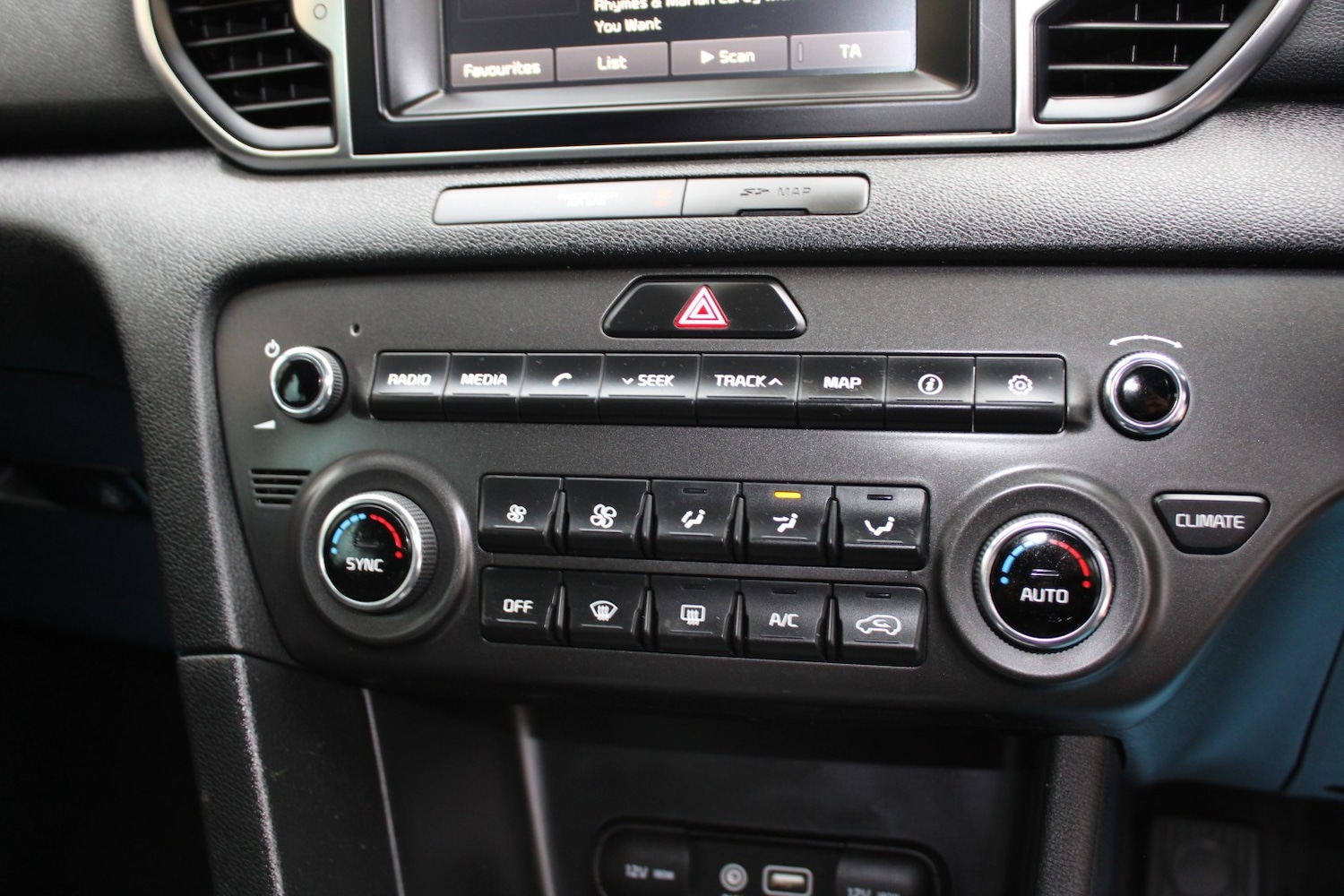 Used Kia Sportage 2018 for sale - 76751745: Photo 16