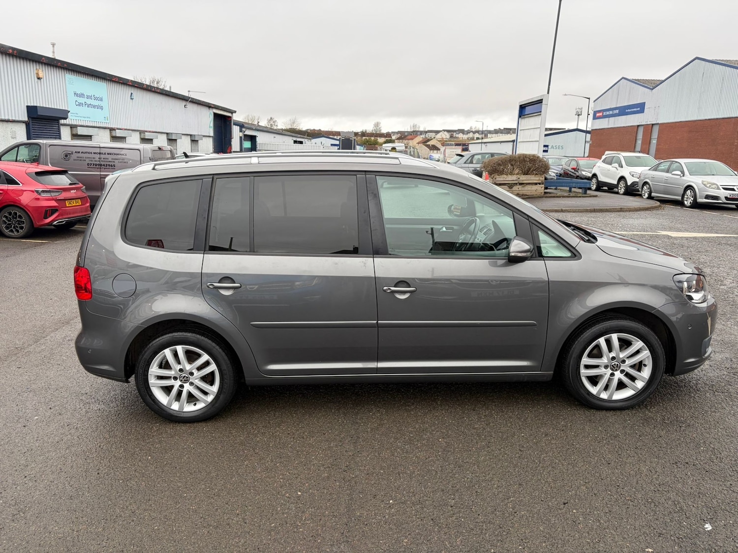 Used Volkswagen Touran 2015 for sale - 77629440: Photo 6