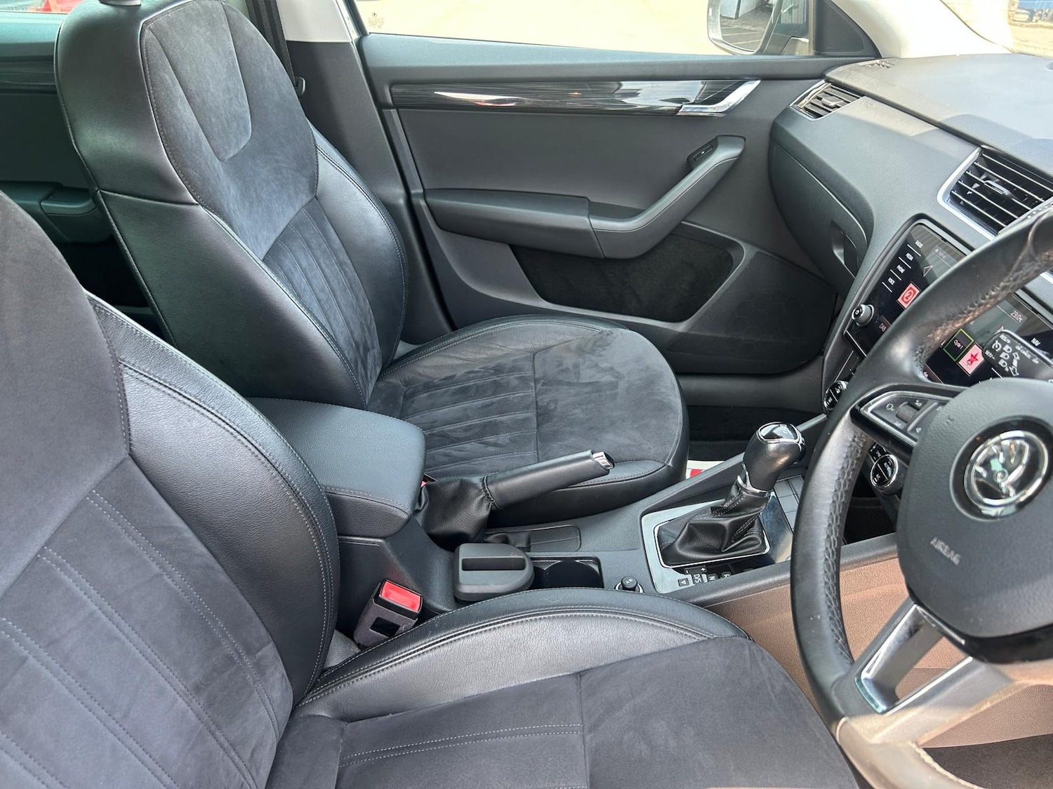 Used Skoda Octavia 2018 for sale - 76693730: Photo 10