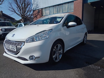 Used Peugeot 208 2013 for sale - 78422279: Photo