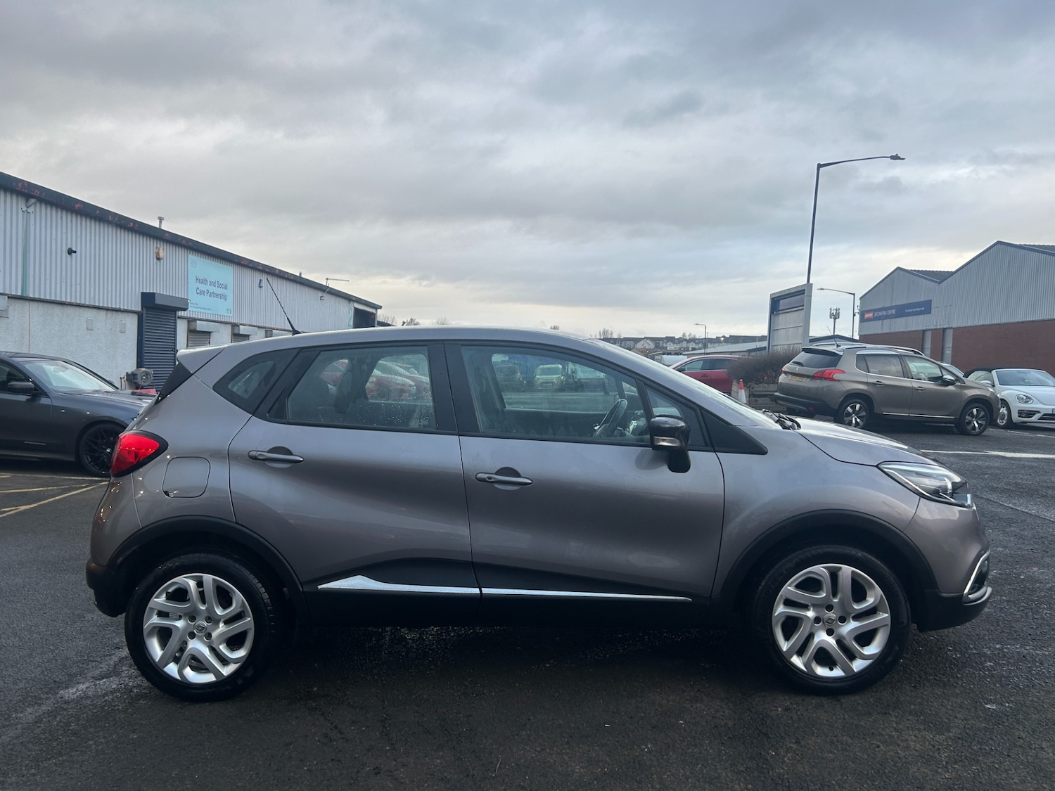 Used Renault Captur 2017 for sale - 77393549: Photo 6