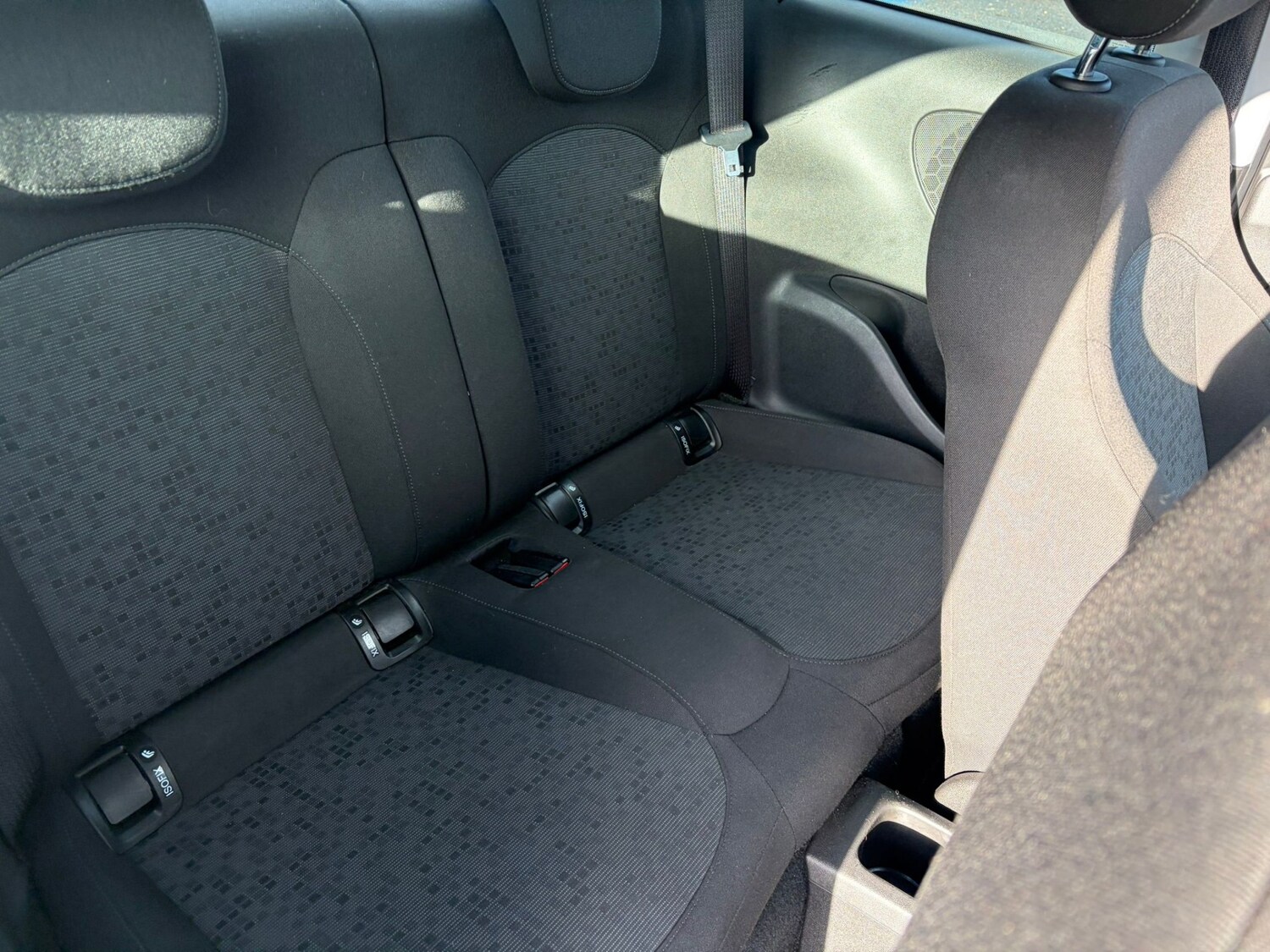 Used Vauxhall ADAM 2015 for sale - 77207974: Photo 11