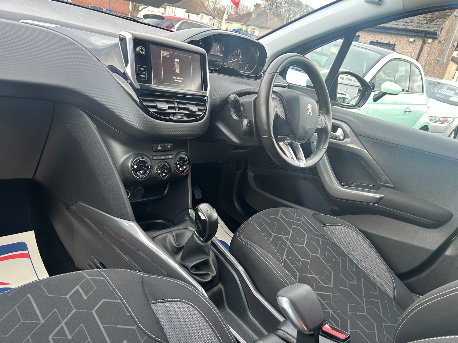 Used Peugeot 2008 2017 for sale - 77934466: Photo 16